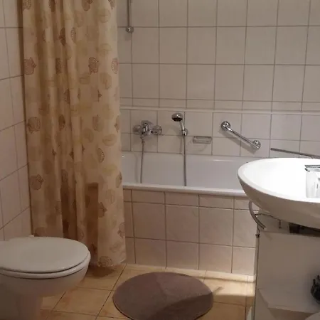 Apartment Mit Balkon Fuer Drei Personen *