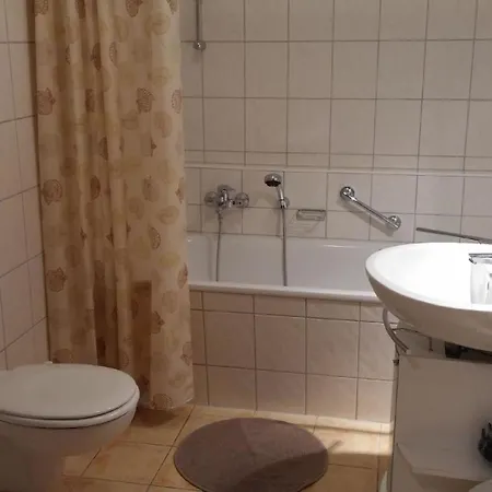 Apartment Mit Balkon Fuer Drei Personen *