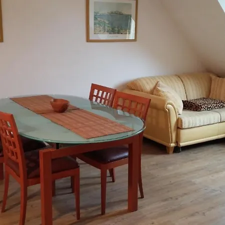 Mit Balkon Fuer Drei Personen Apartment *